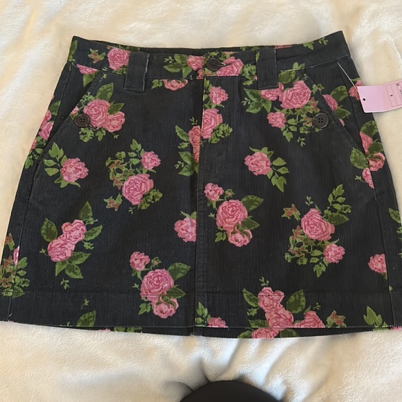 Wild fable skirt bundle- size 4 - Picture 2 of 5